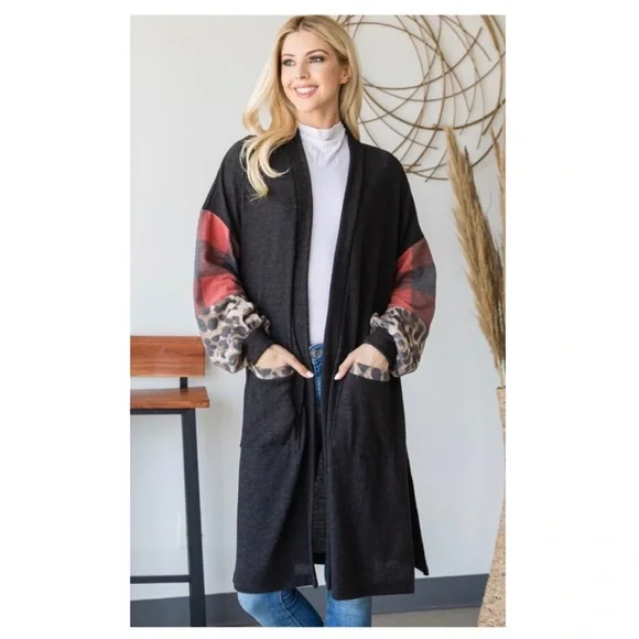NEW Long Body Leopard & Buffalo Plaid Cardigan With Pockets - Picture 3 of 4